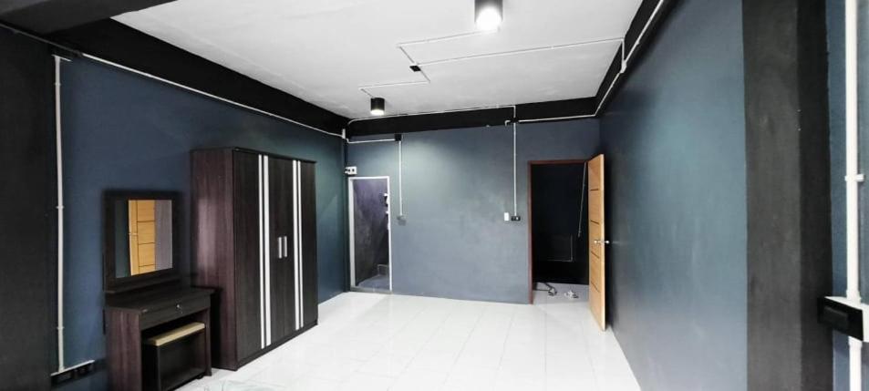 Appartement V Apartment Sathorn วี อพาตเม้นท์สาทร ห้องพักใจกลางเมือง ท่ามกลางแหล่งขายอาหารมากมาย เดินทางสะดวก น้ำไฟ ไวไฟฟรี